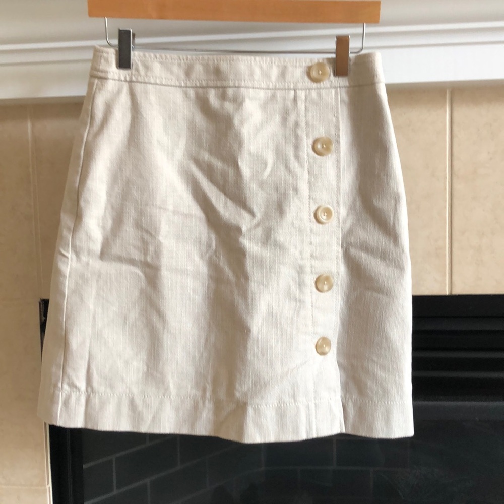 Ann Taylor beige skirt